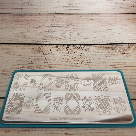 Maniology Mani x Me Whale Animals Feathers Nail Stamping Plates MXM001 MXM002 - Picture 3 of 5